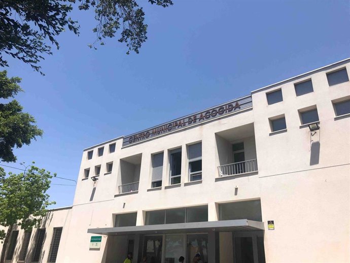 Fachada del Centro Municipal de Acogida de Almería.