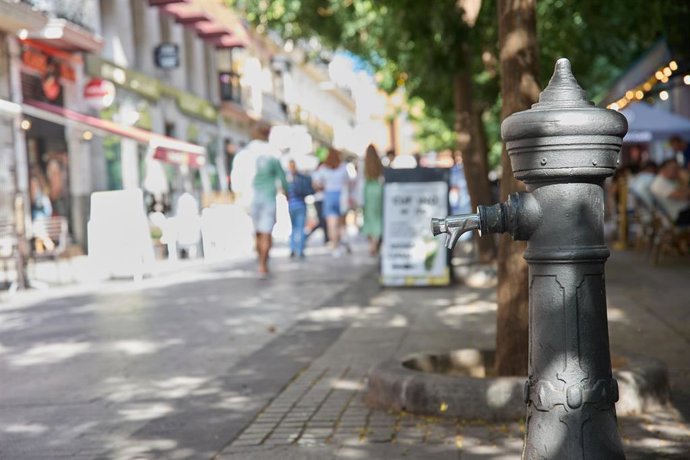 Archivo - Una fuente en el centro de Madrid (España).