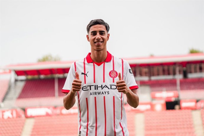 El jugador del Girona FC Vitor Reis en su presentación en Montilivi