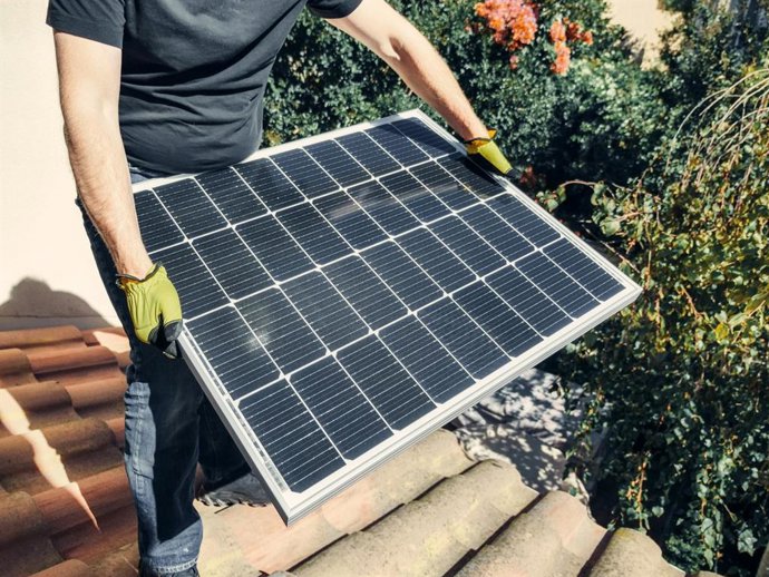 Archivo - Panel solar