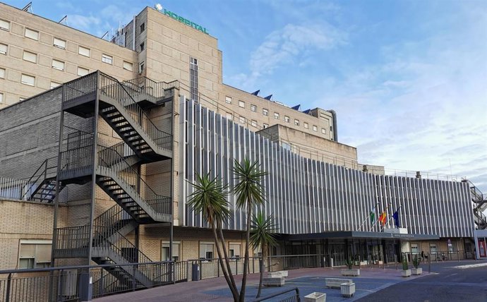 Archivo - [] El Hospital De Valme (imagen de archivo). 