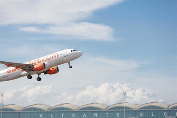 Archivo - Economía.- Ibiza, Menorca y Formentera piden al Gobierno que salde su deuda con aerolíneas por descuentos a residentes