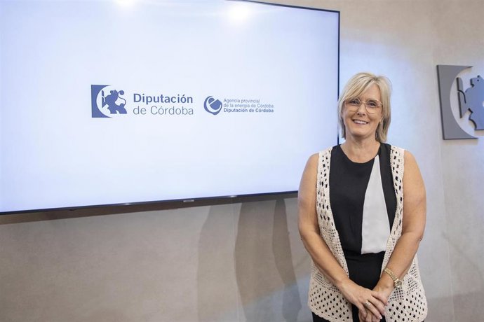 Tatiana Pozo, en la presentación del balance de actividad de la Oficina de Transformación Energética Comunitaria OTC-Agencia Provincial de la Energía.