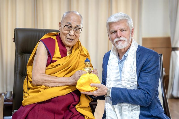 O presidente tcheco Petr Pavel e o Dalai Lama na Índia