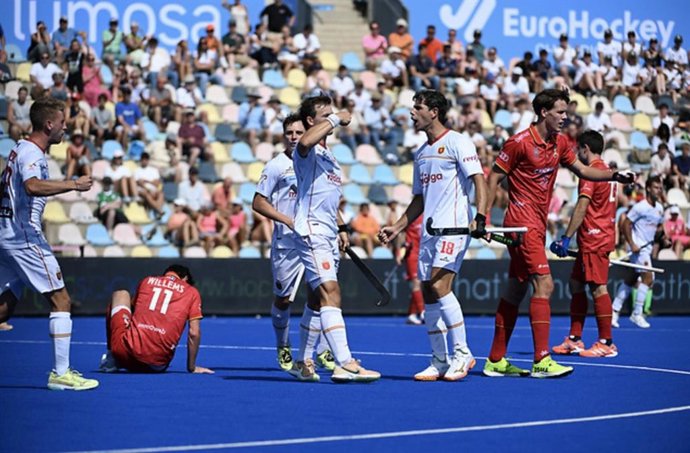 A Espanha vence a Bélgica novamente (2-1) para chegar às semifinais do hóquei europeu