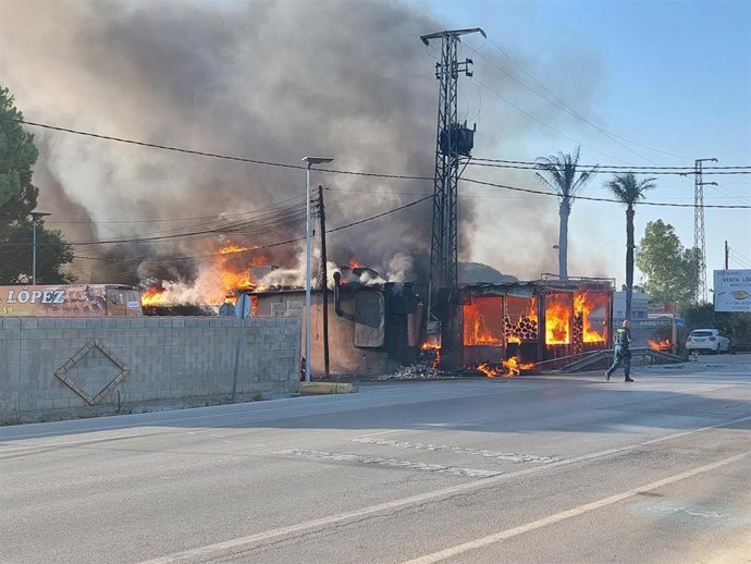 Imagen de la venta afectada por las llamas tras la explosión del transformador.