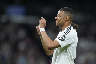Archivo - Kylian Mbappe of Real Madrid laments during the Spanish League, LaLiga EA Sports, football match played between Real Madrid and RCD Mallorca at Santiago Bernabeu stadium on May 14, 2025, in Madrid, Spain.
