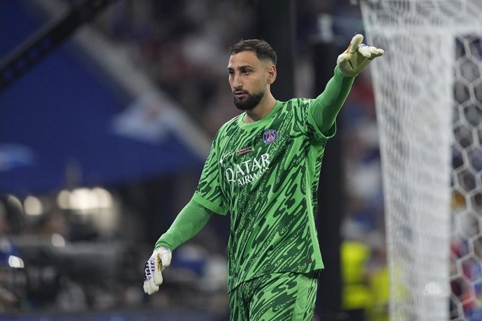 Archivo - Gianluigi Donnarumma of Paris Saint-Germain gestures during of the UEFA Champions League Final 2025 between Paris Saint-Germain and FC Internazionale Milano at Munich Football Arena on May 31, 2025 in Munich, Germany.