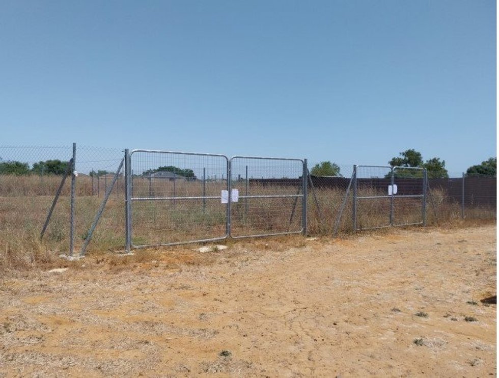 Parcela precintada en el Pago del Humo de Chiclana de la Frontera (Cádiz)