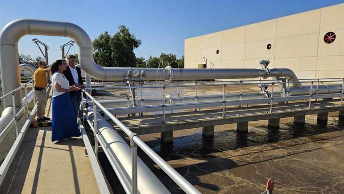 La consejera Sara Rubira visita la EDAR de San Pedro del Pinatar