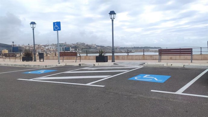Archivo - Plazas de párking para personas con movilidad reducida en el Port de Tarragona