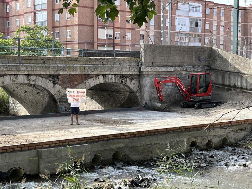 Plataforma por el Soterramiento en Valladolid denuncia atentado medioambiental en una tercera vía en sentido norte.
