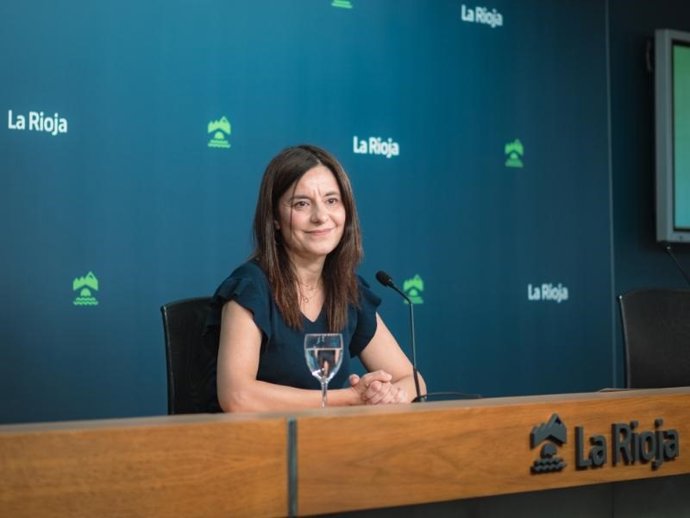 La directora general de Salud Pública, Consumo y Cuidados, Eva Martínez, presenta una innovadora iniciativa basado en IA para mejorar las coberturas de vacunación entre adultos de La Rioja