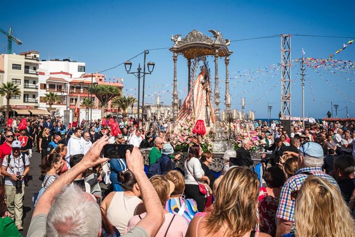 Archivo - Procesión de la Virgen de Candelaria como motivo de la festividad del 15 de agosto, Día de la Patrona de Canarias