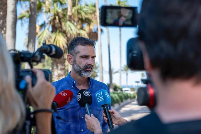 El consejero de Agricultura, Pesca, Agua y Desarrollo Rural, Ramón Fernández-Pacheco.