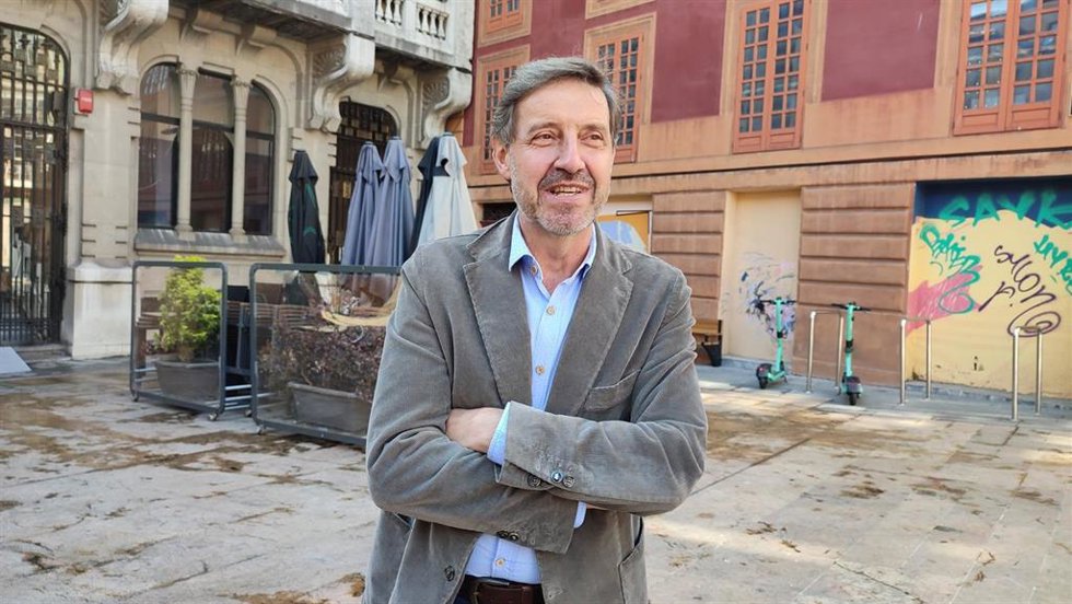 Archivo - El portavoz del Grupo Municipal Socialista en el Ayuntamiento de Oviedo, Carlos Fernández Llaneza.