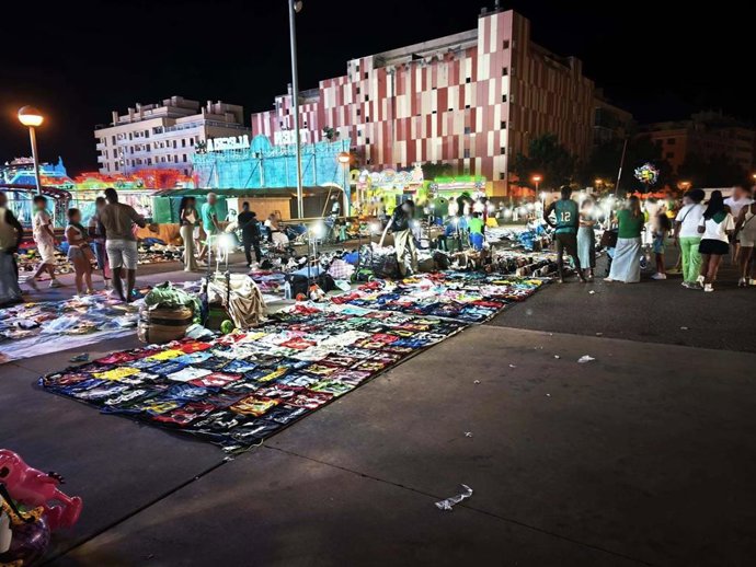 Vox lamenta la presencia de vendedores ilegales durante las Fiestas de San Lorenzo