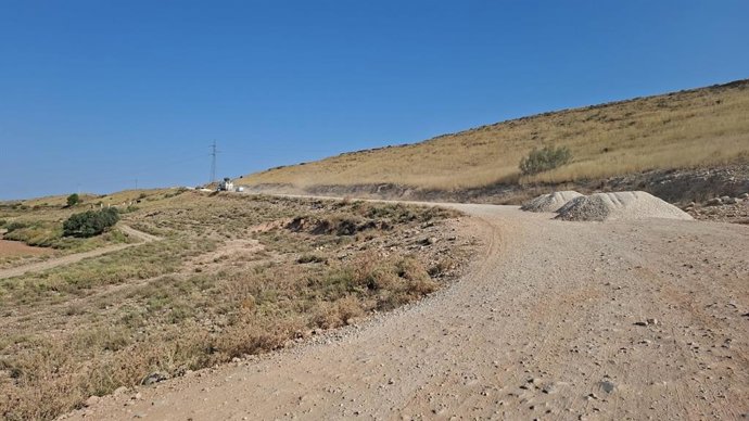 Camino de Belchite que se utiliza tras la afección de la DANA de junio al puente de la localidad y las carreteras N-232 y A-222.