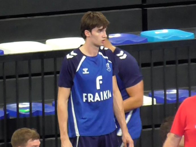 Pablo Urdangarin brilla bajo la atenta mirada de Johanna Zott pese a la derrota de su equipo