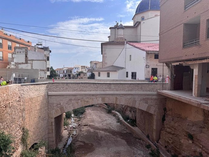 La Generalitat reabre el puente Enrique Ponce de Chiva y recupera la movilidad de cara a las fiestas locales