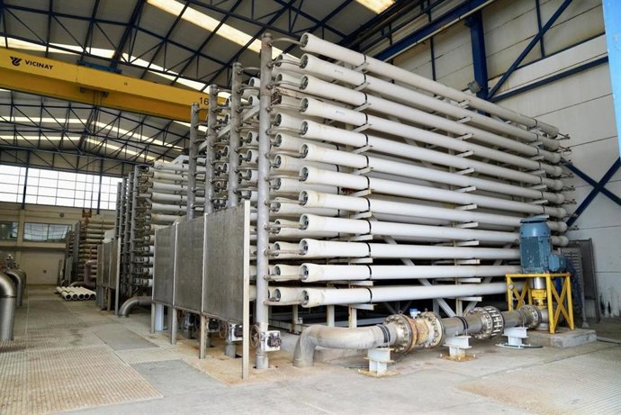 Interior de la desaladora de Melilla.