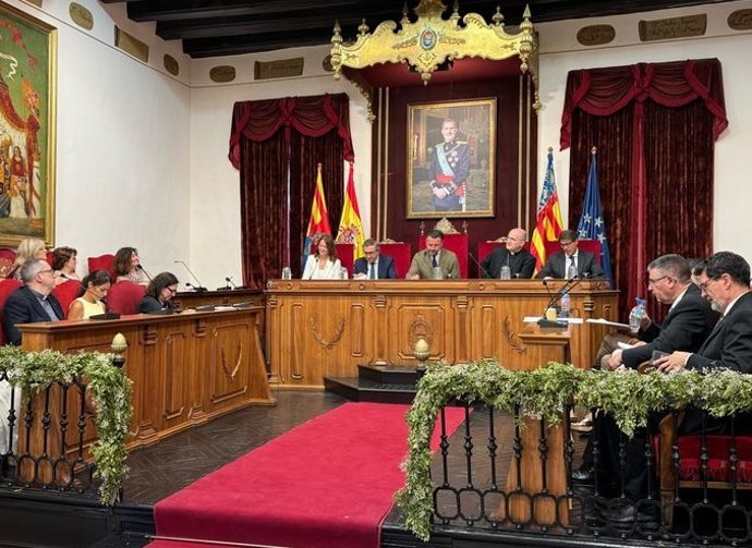 Sesión pública del Patronato del Misteri d'Elx en el salón de plenos del Ayuntamiento