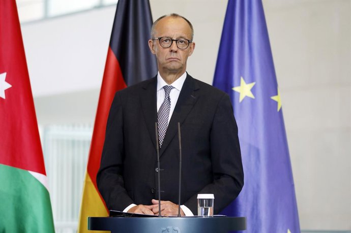 July 29, 2025, Berlin, Berlin, Deutschland: Friedrich Merz beim Empfang des KÃnigs von Jordanien mit militärischen Ehren zu einem gemeinsamen Gespräch mit anschlieÃendem Pressestatement im Bundeskanzleramt. Berlin, 29.07.2025