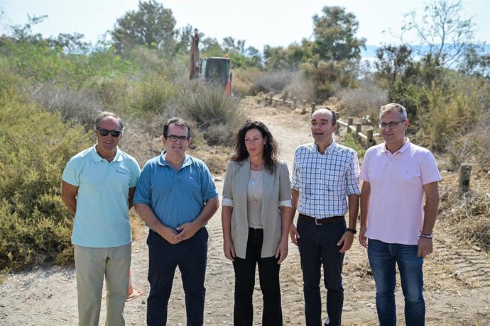 Ayuntamiento, Diputación de Almería y Junta se unen para mejorar el sendero entre Costacabana y El Alquián.