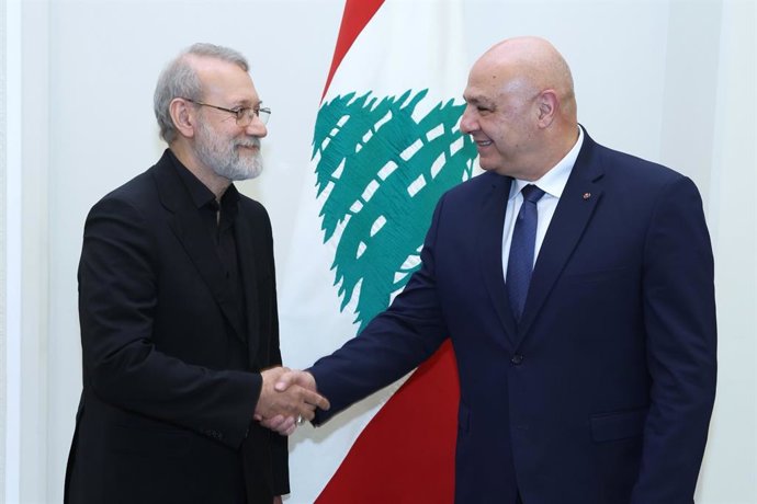 O presidente libanês Joseph Aoun recebe o secretário do Conselho Supremo de Segurança Nacional do Irã, Ali Lariyani, assessor do líder supremo do Irã, aiatolá Ali Khamenei.