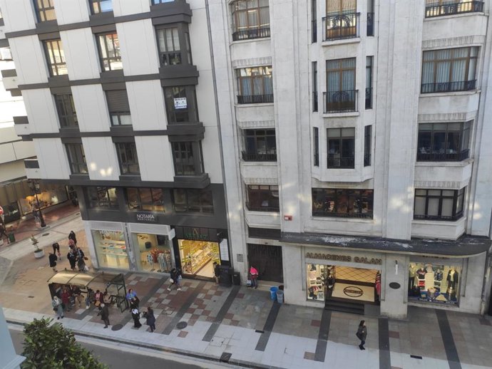 Archivo - Calle Uría de Oviedo