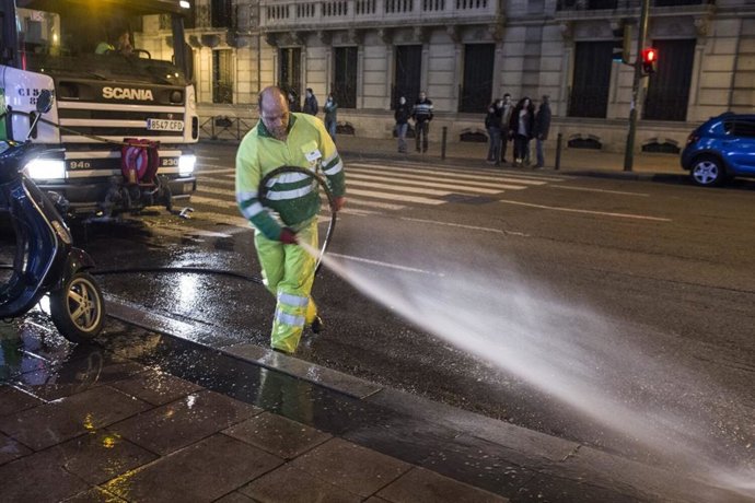 Hasta 160 trabajadores forman parte del dispositivo municipal de limpieza de las fiestas de la Paloma
