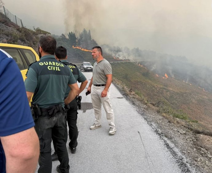 Imagen de un incendio el pasado martes difundida por el Ayuntamiento de Cangas del Narcea.