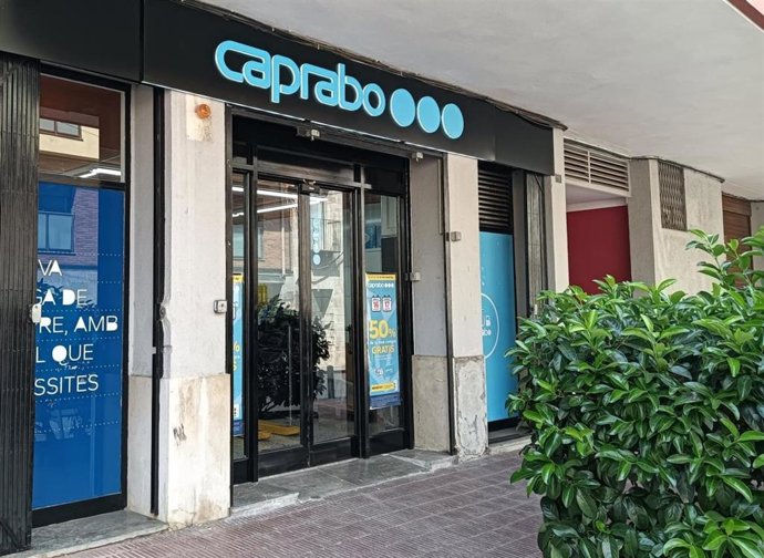Caprabo abre un nuevo supermercado en Capellades (Barcelona)