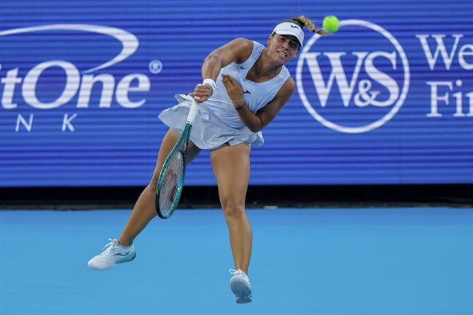 La tenista española Jessica Bouzas en el torneo de Cincinnati.