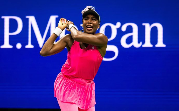 Archivo - Venus Williams of the United States in action during the first round of the 2023 US Open Grand Slam tennis tournament