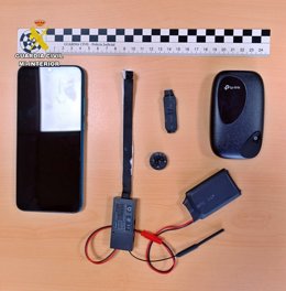 Dispositivos utilizados para el fraude en la obtención de permiso de conducir.