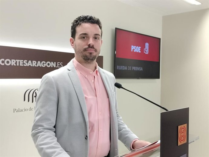Archivo - El diputado del grupo del PSOE de las Cortes de Aragón, Darío Villagrasa.