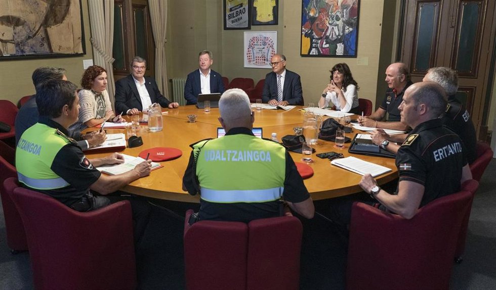Reunión de la Comisión para ultimar el dispositivo de seguridad de la Aste Nagusia de Bilbao