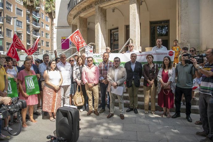 Concentración del personal sanitario en Ciudad Real.