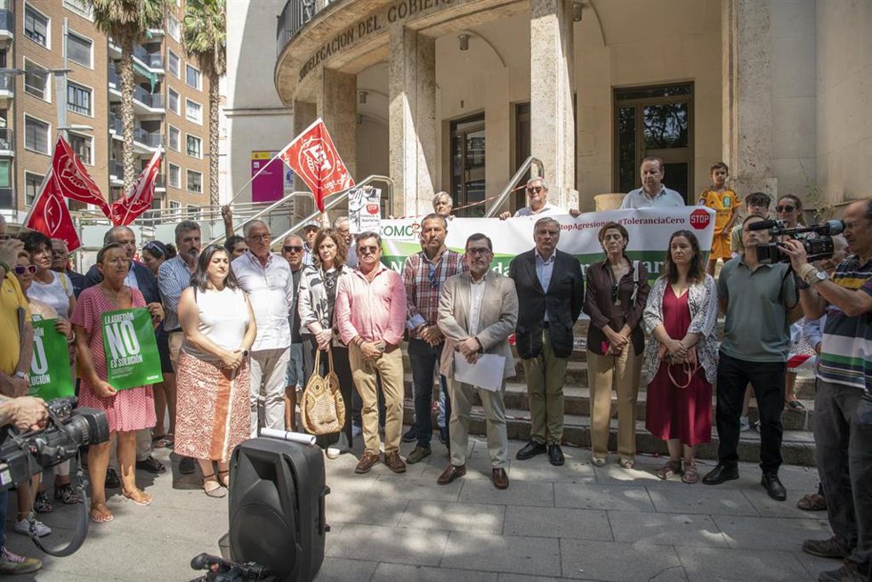 Concentración del personal sanitario en Ciudad Real.