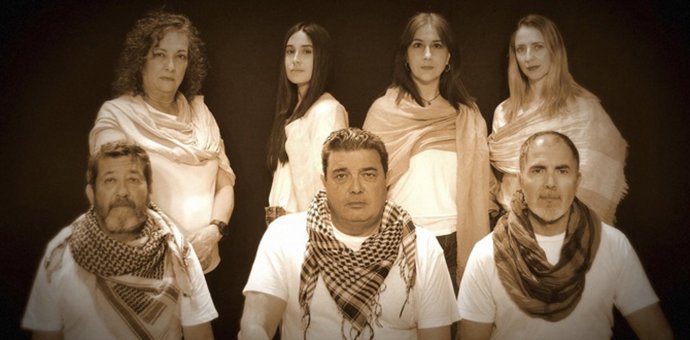 Reparto de actores del Grupo de Teatro San Javier en 'La canción de los ausentes'