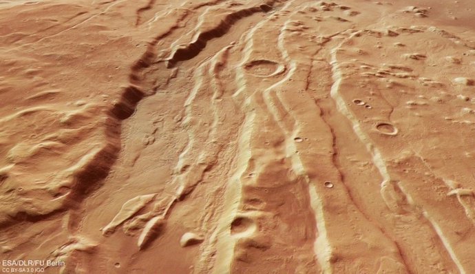 Fraturas de extensão na parte oeste da Acheron Fossae