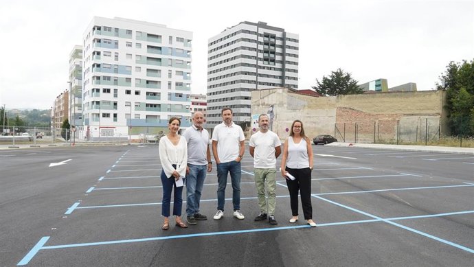 Finalización obras del nuevo aparcamiento disuasorio en el acceso Este de Pola de Siero.