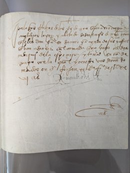 Manuscrito assinado por Hernán Cortés no século XVI e devolvido pelo FBI ao governo do México.