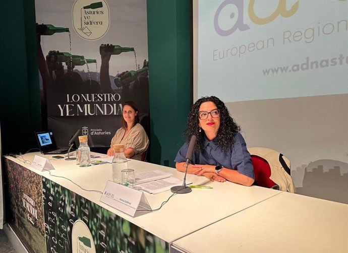 Presentación en la Fidma, en Gijón, del programa de foros deportivos y aulas abiertas en el territorio del proyecto 'ADN. Asturies, Deporte y Naturaleza'.