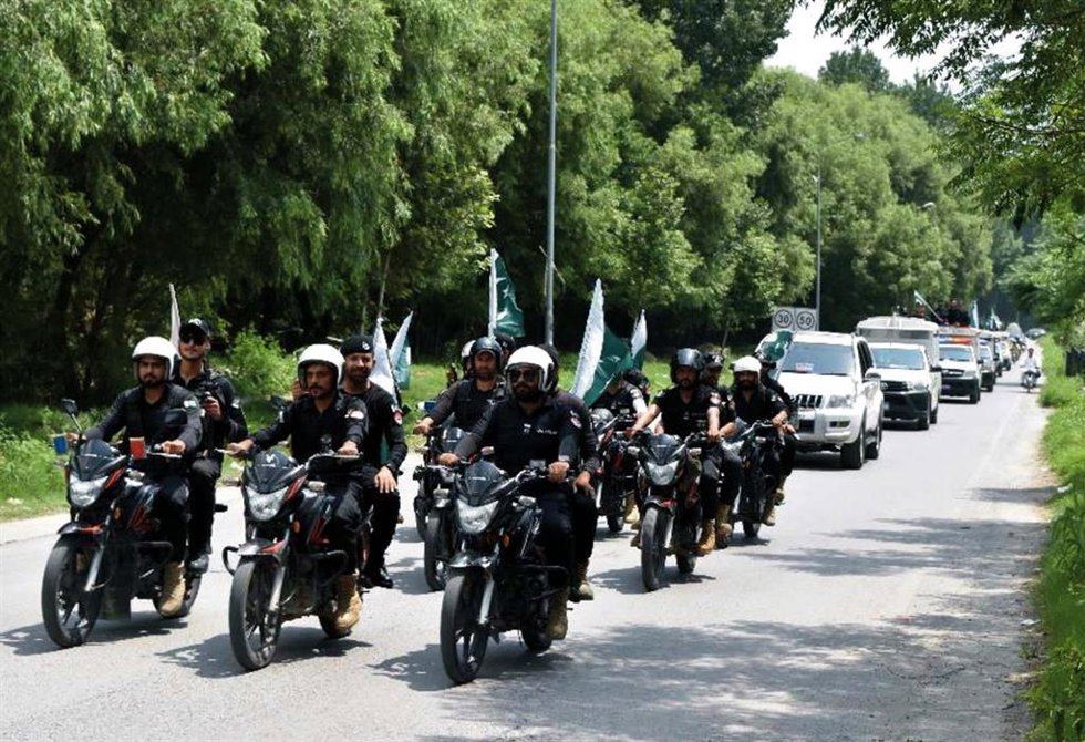 Archivo - Imagen de archivo de un convoy de la Policía de Pakistán