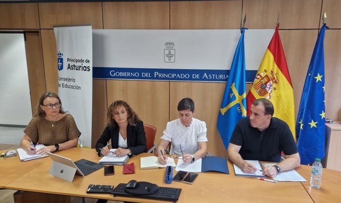 El Principado presenta una propuesta definitiva para mejorar la calidad educativa del alumnado y las condiciones laborales del profesorado de la red concertada
