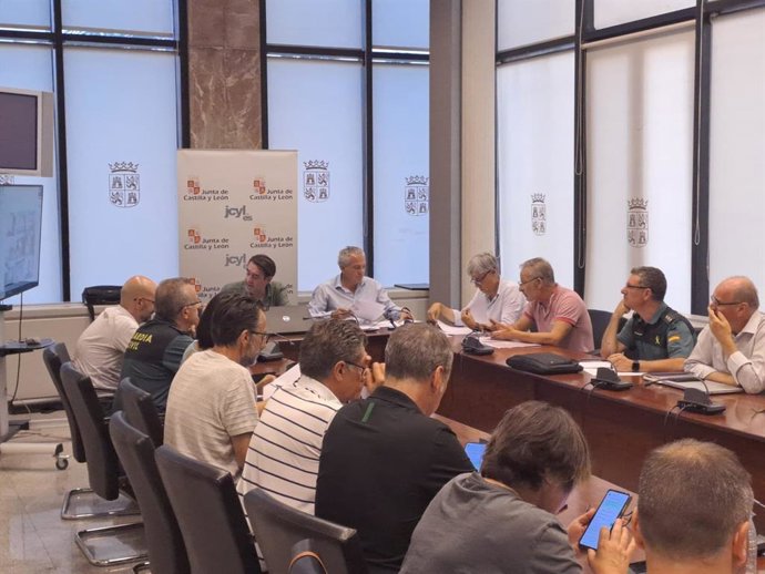 El delegado del Gobierno, Nicanor Sen, participa junto al consejero de Medio Ambiente, Juan Carlos Suárez-Quiñones en una nueva reunión del CECOPI autonómico