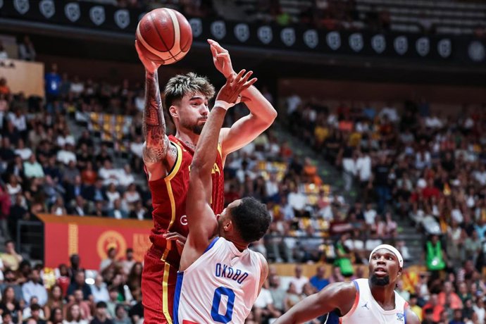 Juancho Hernangomez of Spain in action during City of Badalona Tournament, basketball match played between Spain and France at Olimpic Arena on August 14, 2025 in Badalona, Spain.