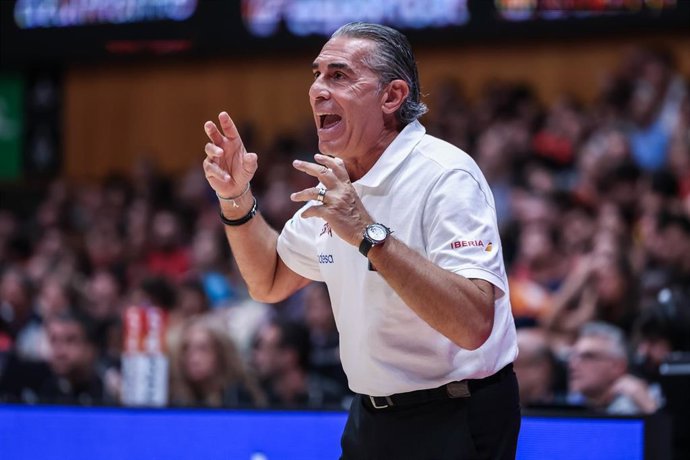 Sergio Scariolo, head coach of Spain gestures during City of Badalona Tournament, basketball match played between Spain and France at Olimpic Arena on August 14, 2025 in Badalona, Spain.